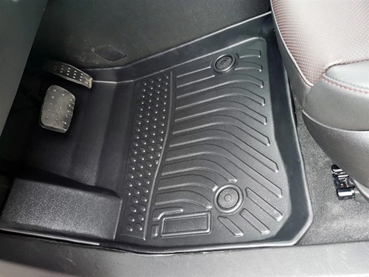 Vehicle floor mats for Cadillac XT5 (2)